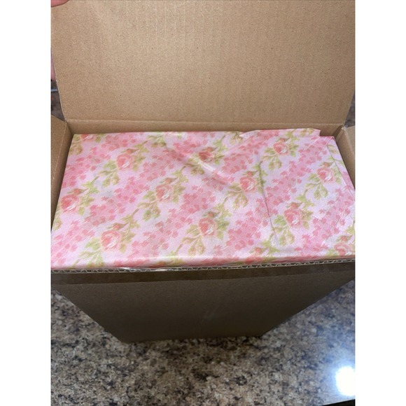 Stanley X LoveShackFancy Quencher Tumbler 40oz Blooming Heirloom New In Box - Picture 4 of 5